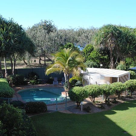 Surfside On The Beach Buddina Room photo