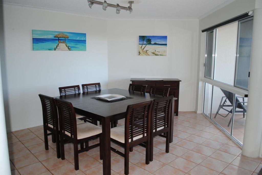 Surfside On The Beach Buddina Room photo