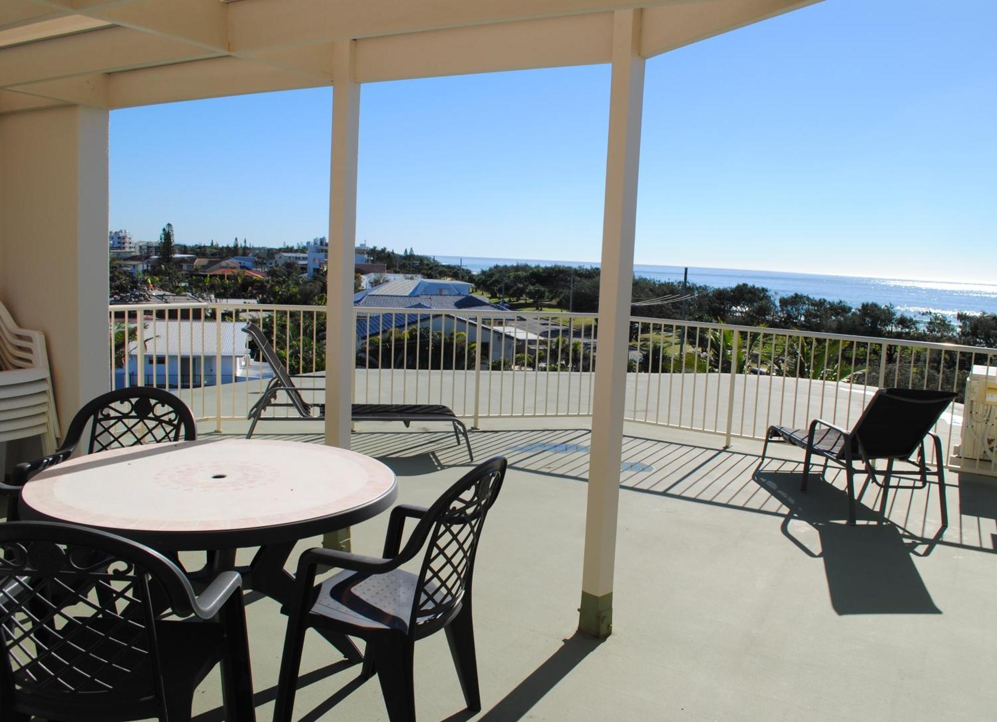 Surfside On The Beach Buddina Room photo