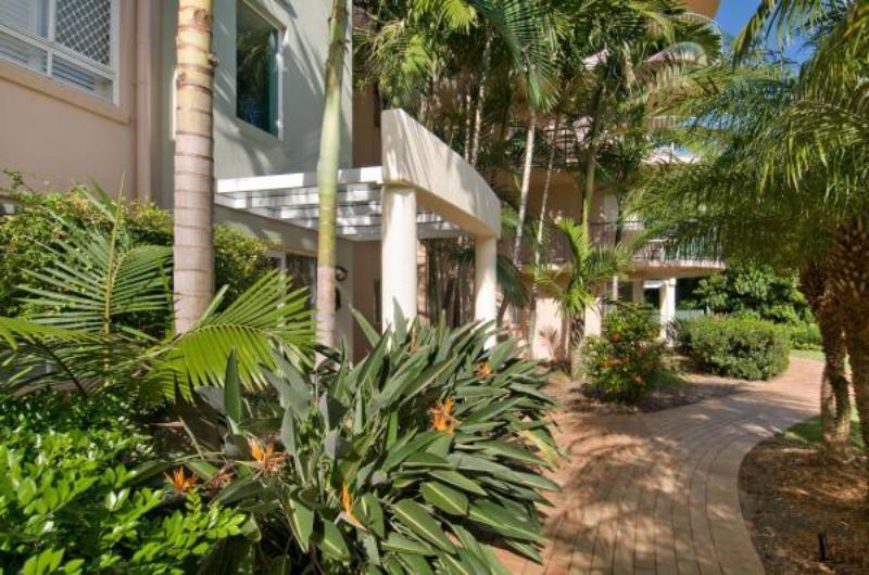 Surfside On The Beach Buddina Exterior photo