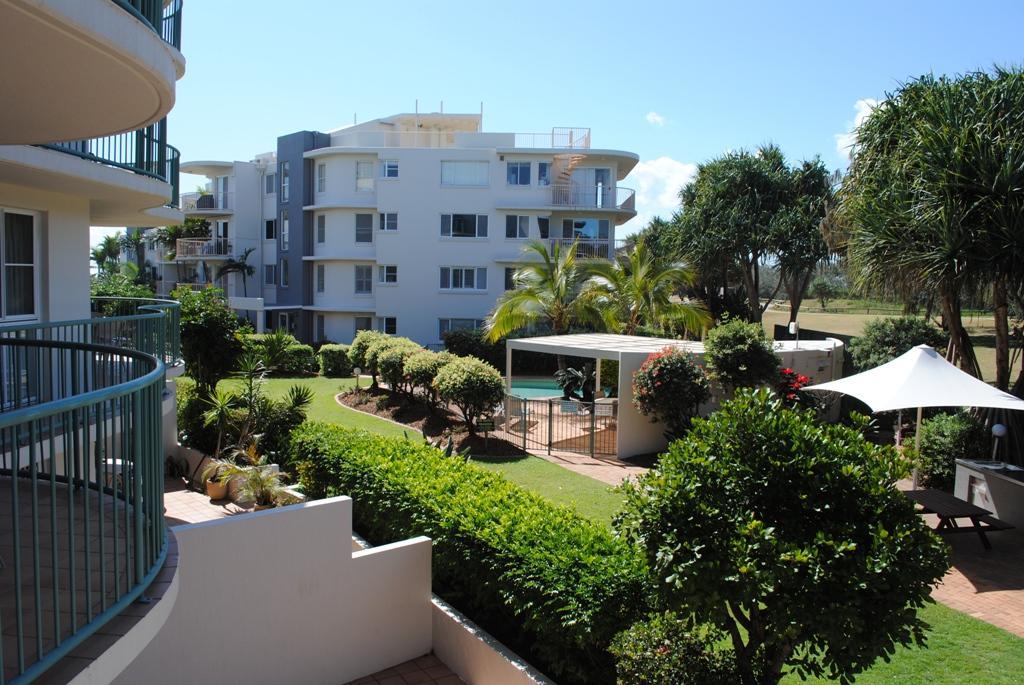 Surfside On The Beach Buddina Exterior photo