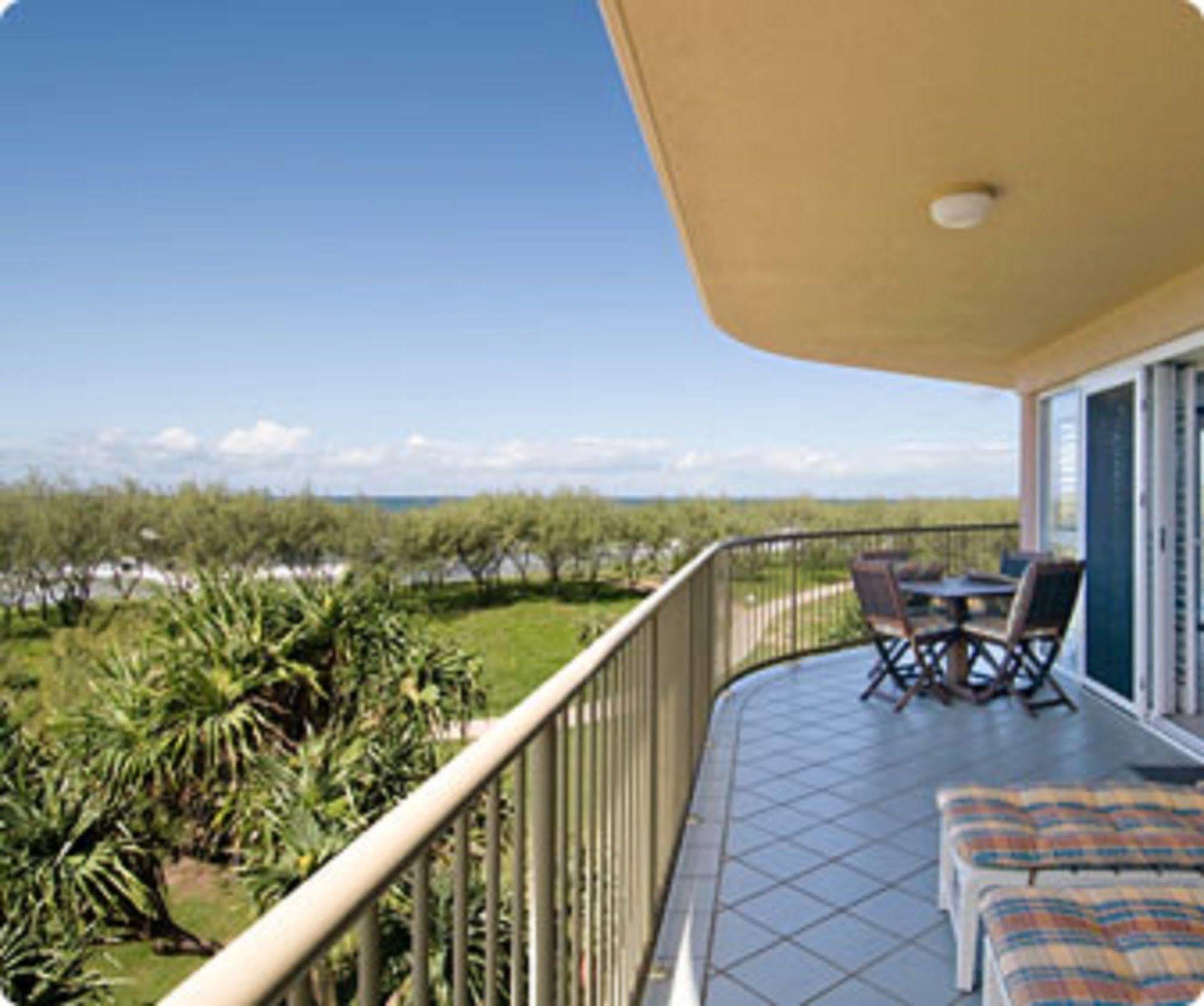 Surfside On The Beach Buddina Exterior photo