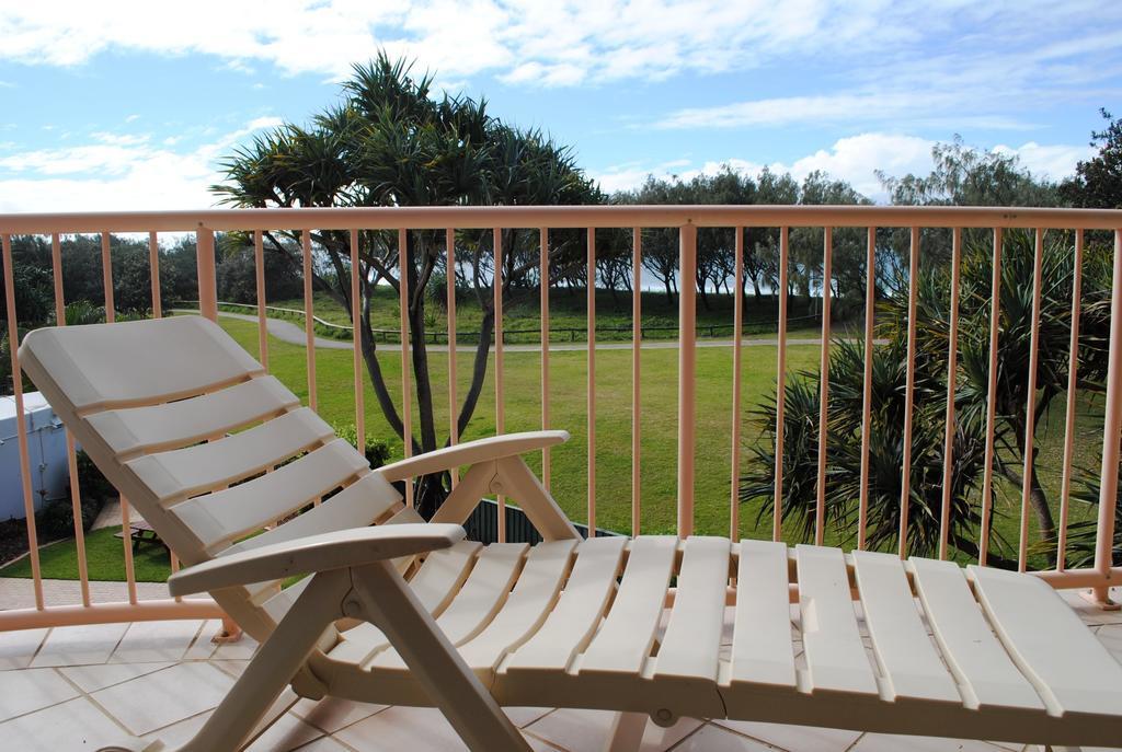 Surfside On The Beach Buddina Exterior photo