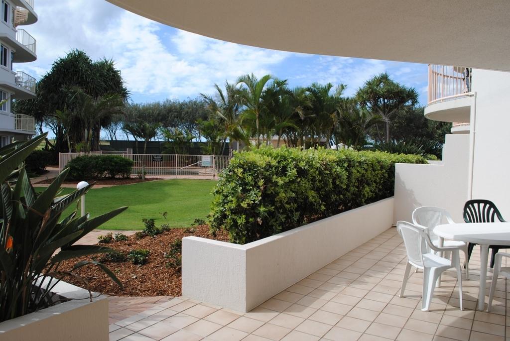 Surfside On The Beach Buddina Exterior photo